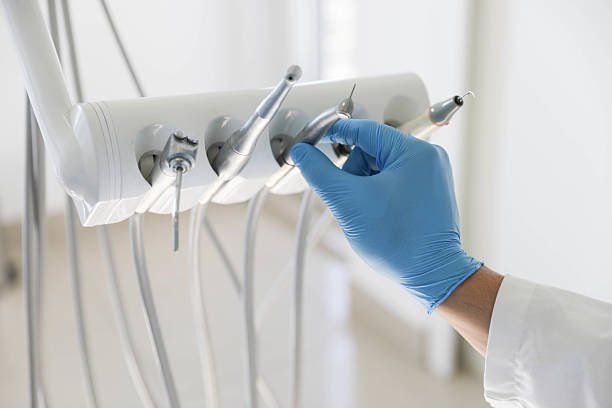 Professional Tooth Extraction technician working in Jonesville, LA